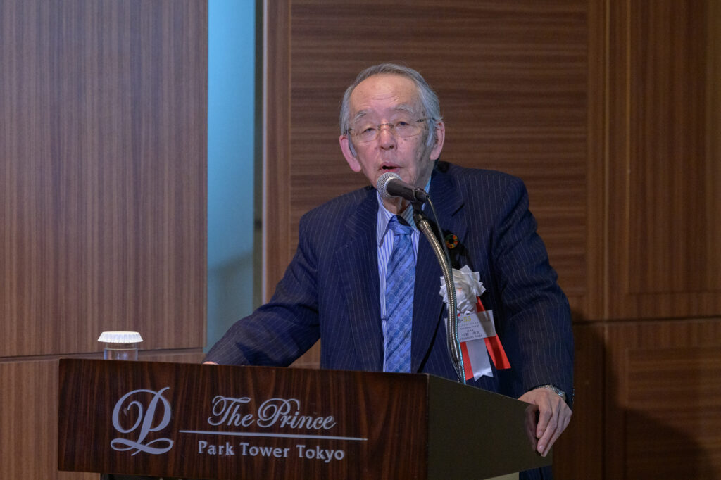 古賀尚文史AAA555理事長による開会の挨拶